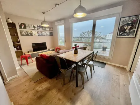 Apartment 2 people Toison d'Or district Отели рядом с достопримечательностью «Дворец герцогов Бургундских»