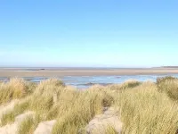 Berck sur Mer Appartement à 50m de la Plage! 貝爾克住宿飯店
