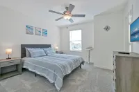 Modern Townhome w/Pool & Private Gym / Boombah Sports / SFB Airport / DT Sanford