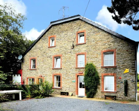 Holiday Home in la Roche en Ardennes Hoteles en La Roche-en-Ardenne