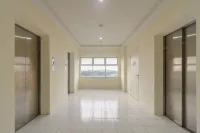 RedDoorz Apartment @ Dramaga Tower Hotels in Dramaga