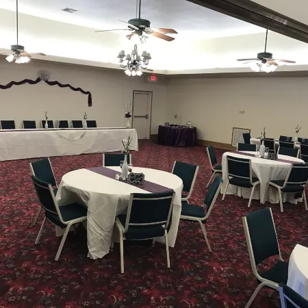 Days Inn by Wyndham Grove