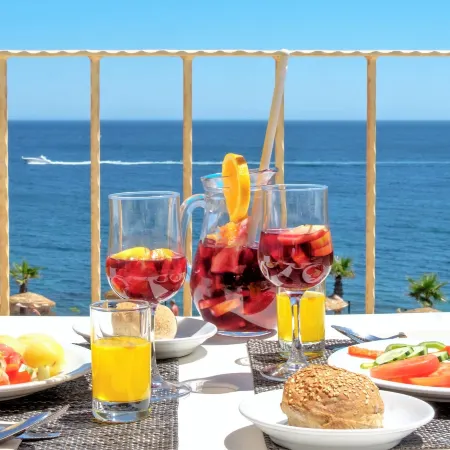 Auramar Beach Resort Отели рядом с достопримечательностью «Пляж Авейруш»