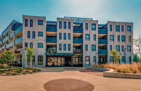 Kerridge St Apartments by Urban Rest Отели рядом с достопримечательностью «Canberra Baptist Church»