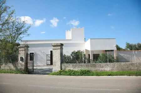 Il Casolare Degli Ulivi Отели рядом с достопримечательностью «Tsunami Water Park»