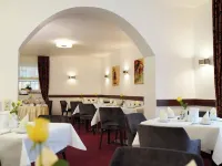Haus Sparkuhl Hotel Garni Hotels near Vahrenwald