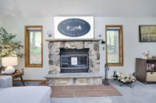 Winter Adventures Pocono Escape w/Fire Pit & Arcade Games - Sleeps 8 Guest