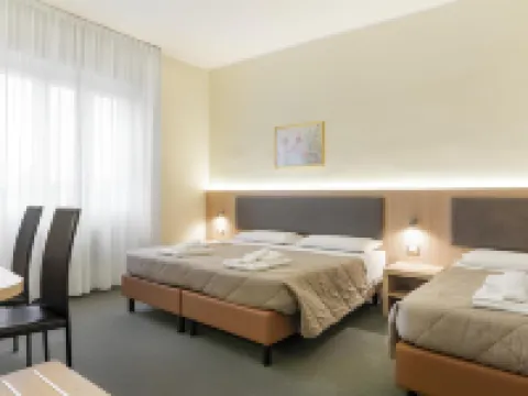 ウニホ ホステル パヴィーアのホテル