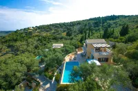 Kalliope Villa - Classic Modern With a Splash of Glam - con encanto
