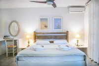 Holiday Sunset Villa... above the Beach! Hotel a Paros