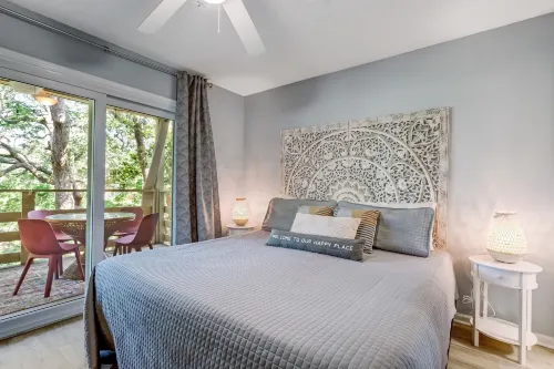 5D Amelia Landings Condo