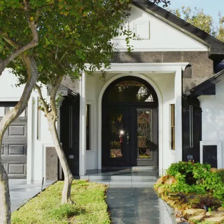 Family Luxury Home With Pool in Mcallen Near by Hospitals and Stores