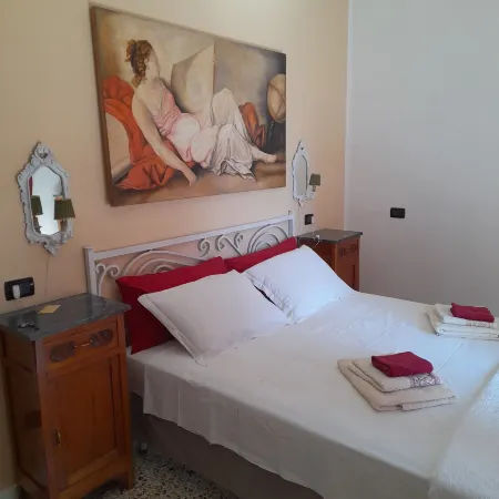 Dueterre Room & Host