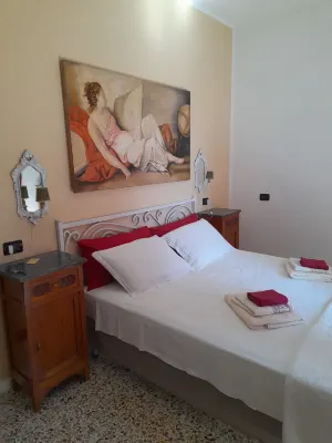 Dueterre Room & Host - 3-Star
