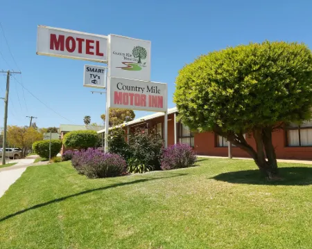 Country Mile Motor Inn Hotels in Forbes