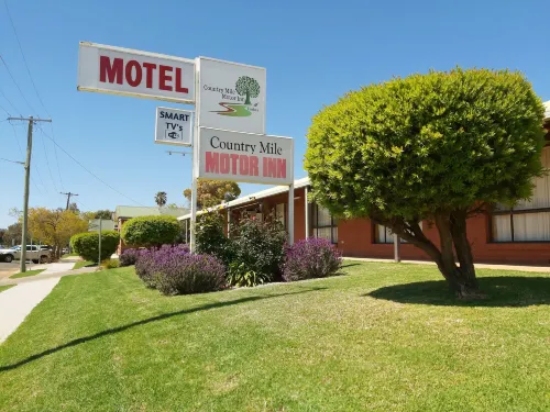 Country Mile Motor Inn Hotels in Forbes