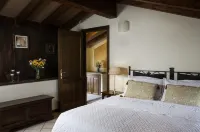 La Locanda del Borgo Hotels in Canossa