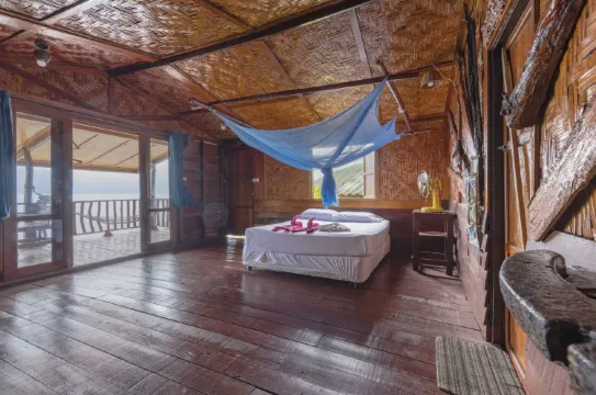 บังกะโลออนเดอะร็อคส์