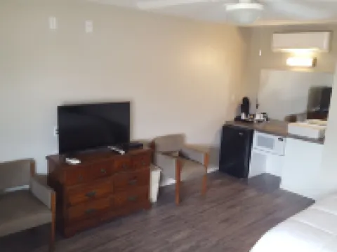 Oak Ridge Motel Hotels in Quitman