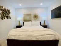 Phinneywood Hideaway - Zoo Meets Lake