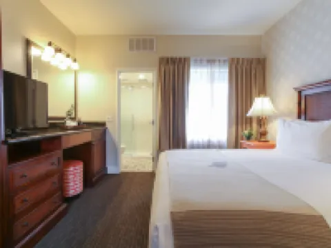 Oxford Suites Pismo Beach Hotels in Pismo Beach