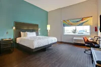 Tru by Hilton Grand Prairie Dallas - Parkplatz