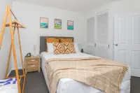 Inner City One Bedroom Apartment with Pool View 22