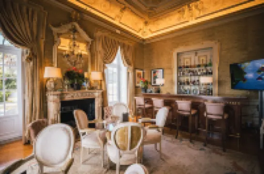 โรงแรม วินเทจ เอสตอริล