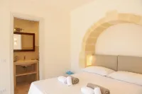 TD Villa Ricchiari Traditional Villa with Designer Pool