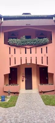 Hostellerie le Relais St Hubert Hotels in Garoua