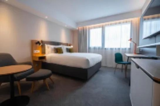 โรงแรม ฮอลิเดย์ อินน์ ดิฌง ซุด ลองวิก บาย IHG โรงแรมในดีฌง