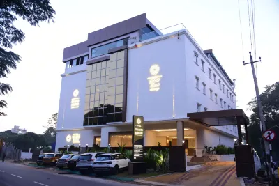 Hotel Grand Serene, Mysore Hotel in zona Mysore Maharajah's Palace (Amba Vilas)