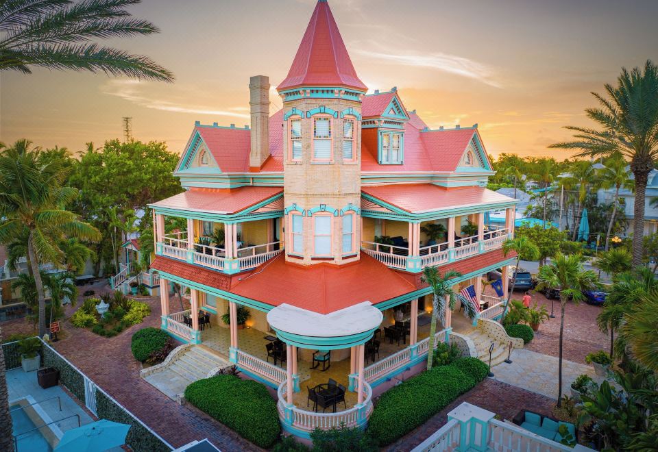 The Mansion on the Sea - Southernmost House in the USA - Housity