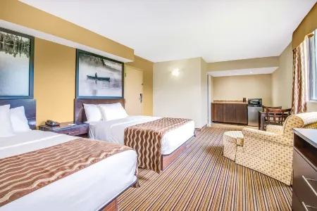 Red Maple Inn and Suites Отели в г. Port Sydney