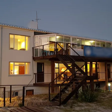 Hout Bay Backpackers Отели рядом с достопримечательностью «Гора Чапманс-Пик»