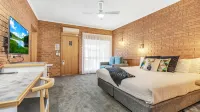 Golden River Motor Inn - Uima-altaat
