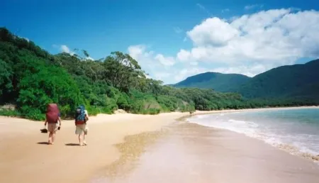 BEAUTIFUL COSY FAMILY HIDEAWAY - FREE WIFI AND FOXTEL - LONG JETTY NOW OPEN!