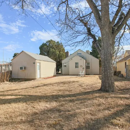 Sage Cottage: Cozy & Serene/ Sleeps 6 / Huge Yard!