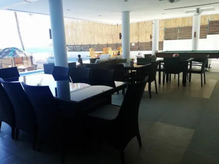 Veronica Inn Отели рядом с достопримечательностью «Талипенен Бич»