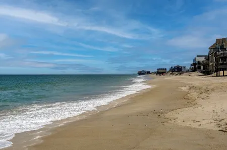 8BR Oceanfront in OBX w HotTub, Elevator & Theater Room!