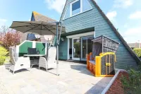 Frisches Nurdach-ferienhaus für bis zu 4 Personen