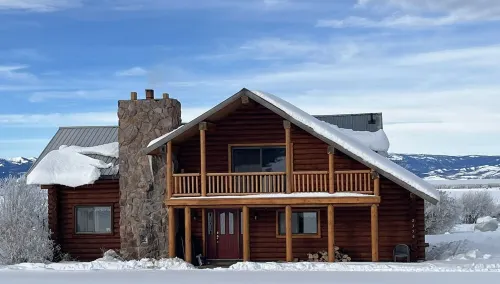 Elk Run-Entire basement-1000 sq ft.-Cleaning fee included.  Sleeps 4-6.