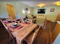{Forget-Me-Not Inn} Alaskan Vacation Rental (Bear Suite)
