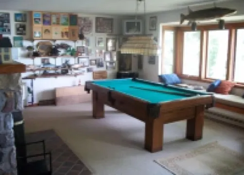 Beautiful Family House on the Lake