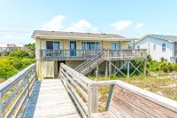 Oceanfront Retreat - Waterfront Deck, High Speed Internet Hotels in Cedar Point