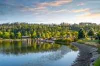 Spacious Condo with Fitness Center and Sauna - Chic Tranquil Retreat Hotels in Kootenai County