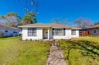 Bay City Bungalow Hotels near Matagorda County Museum