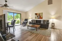 Golf Course Views and Cozy Patio Retreat - Charming Oasis