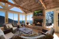 Breathtaking Mountain Views and Outdoor Oasis - Charming Hideaway
