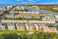 Snowbird-Friendly Townhouse with Private Washer/Dryer, WiFi, and Central AC